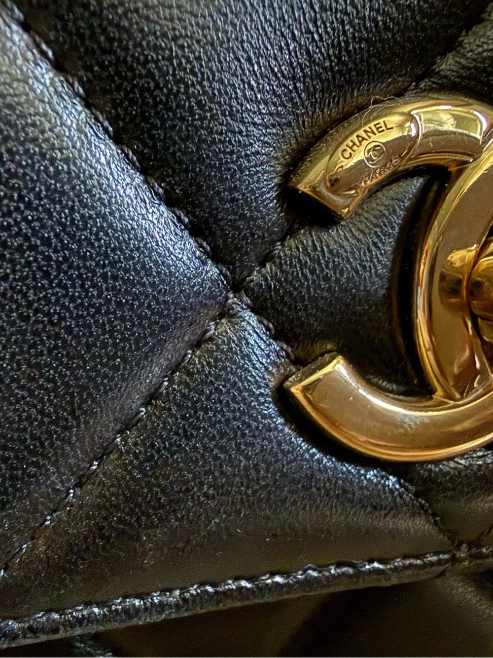 CHANEL small classic