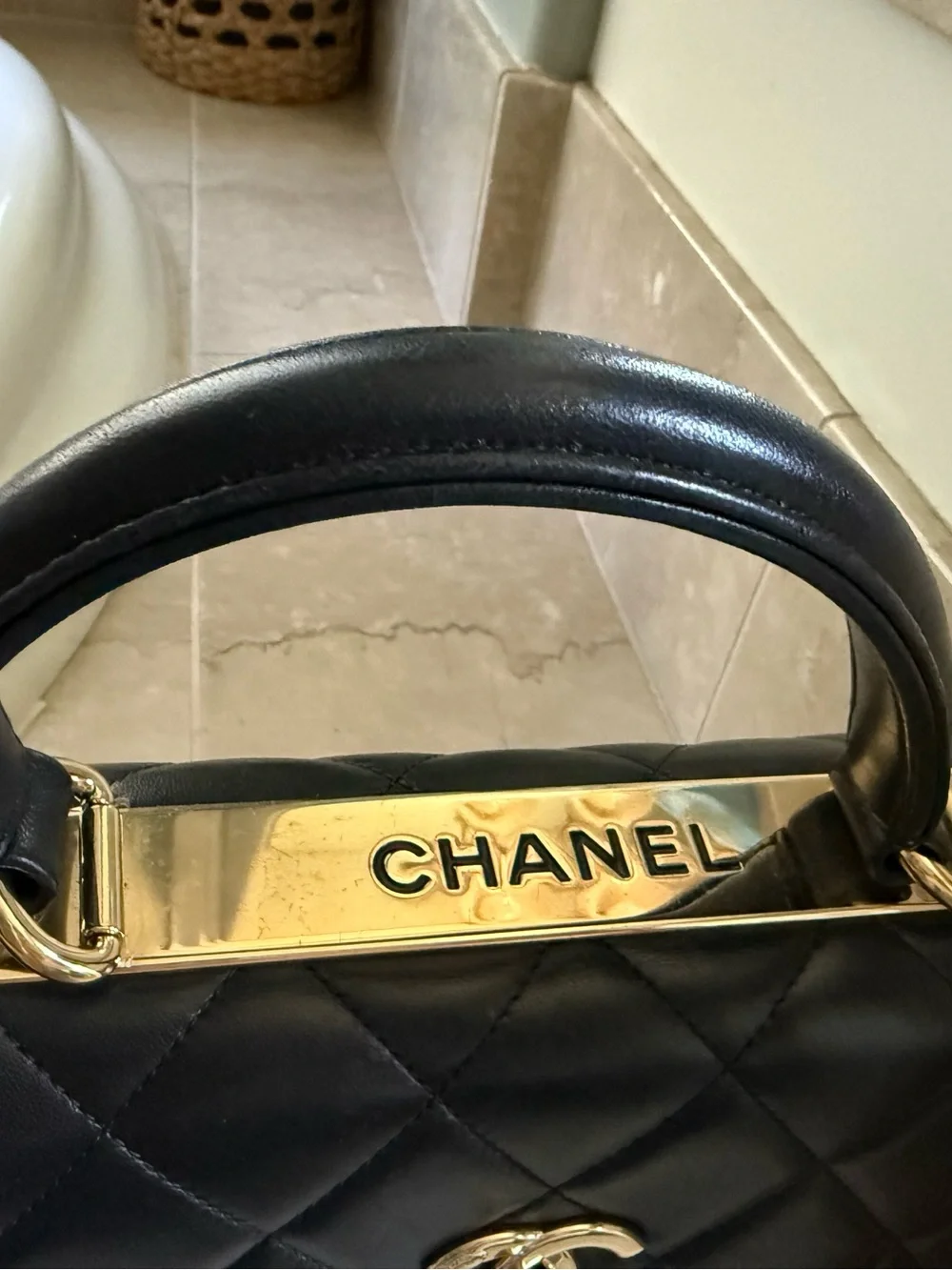 CHANEL small classic