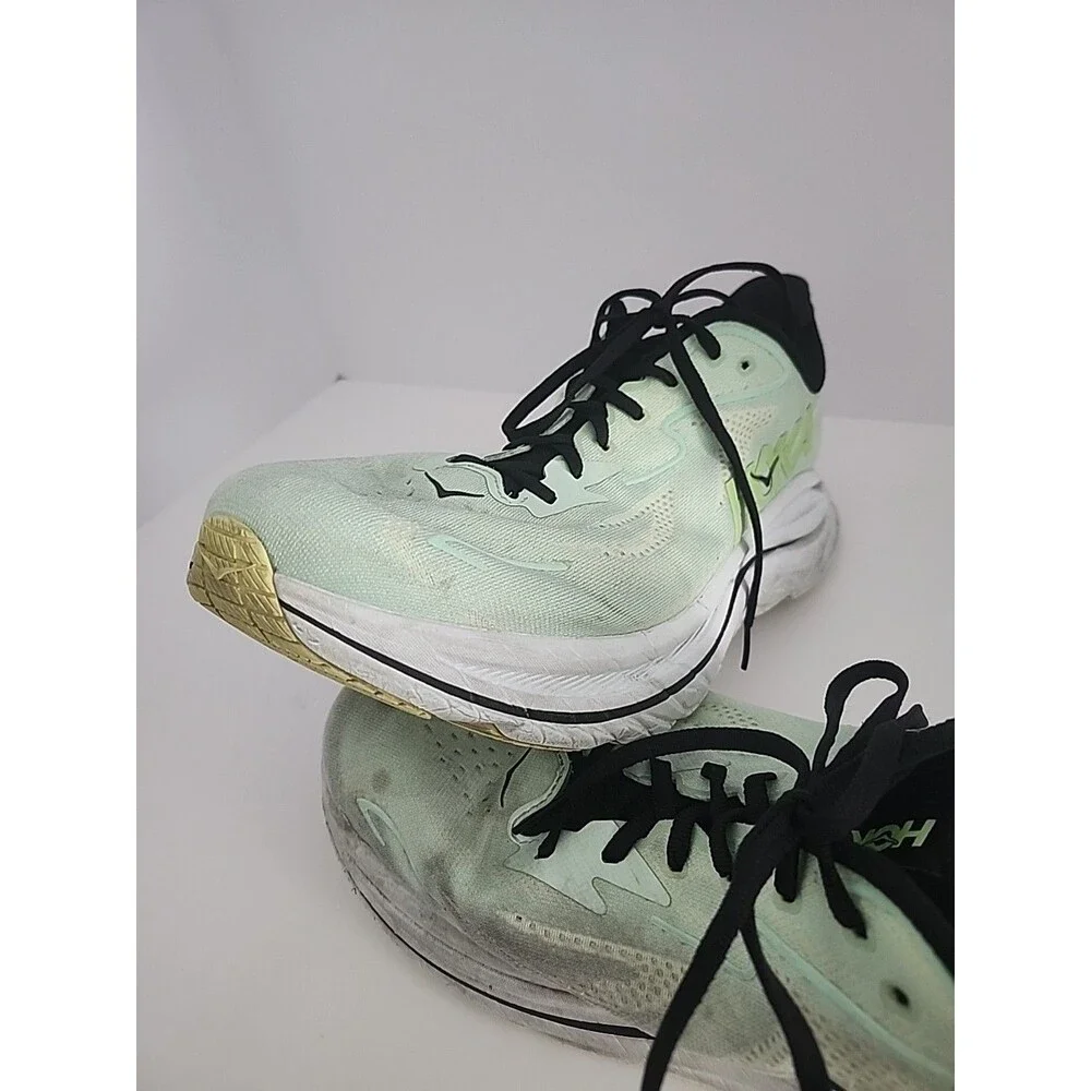Hoka One One hoka one