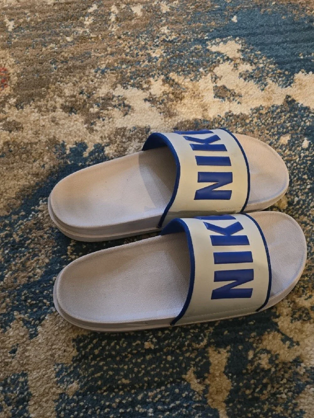 Nike easy slip