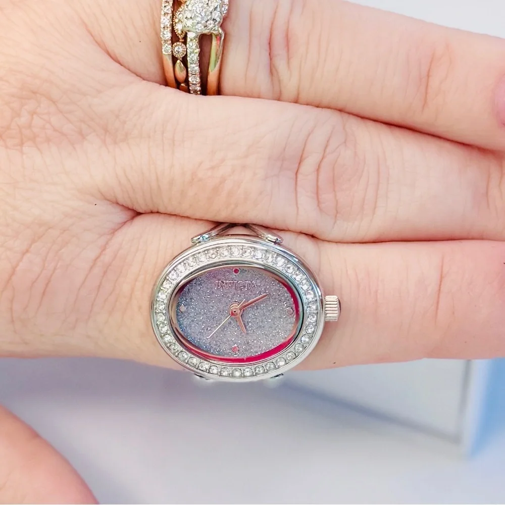 Invicta chic sparkly