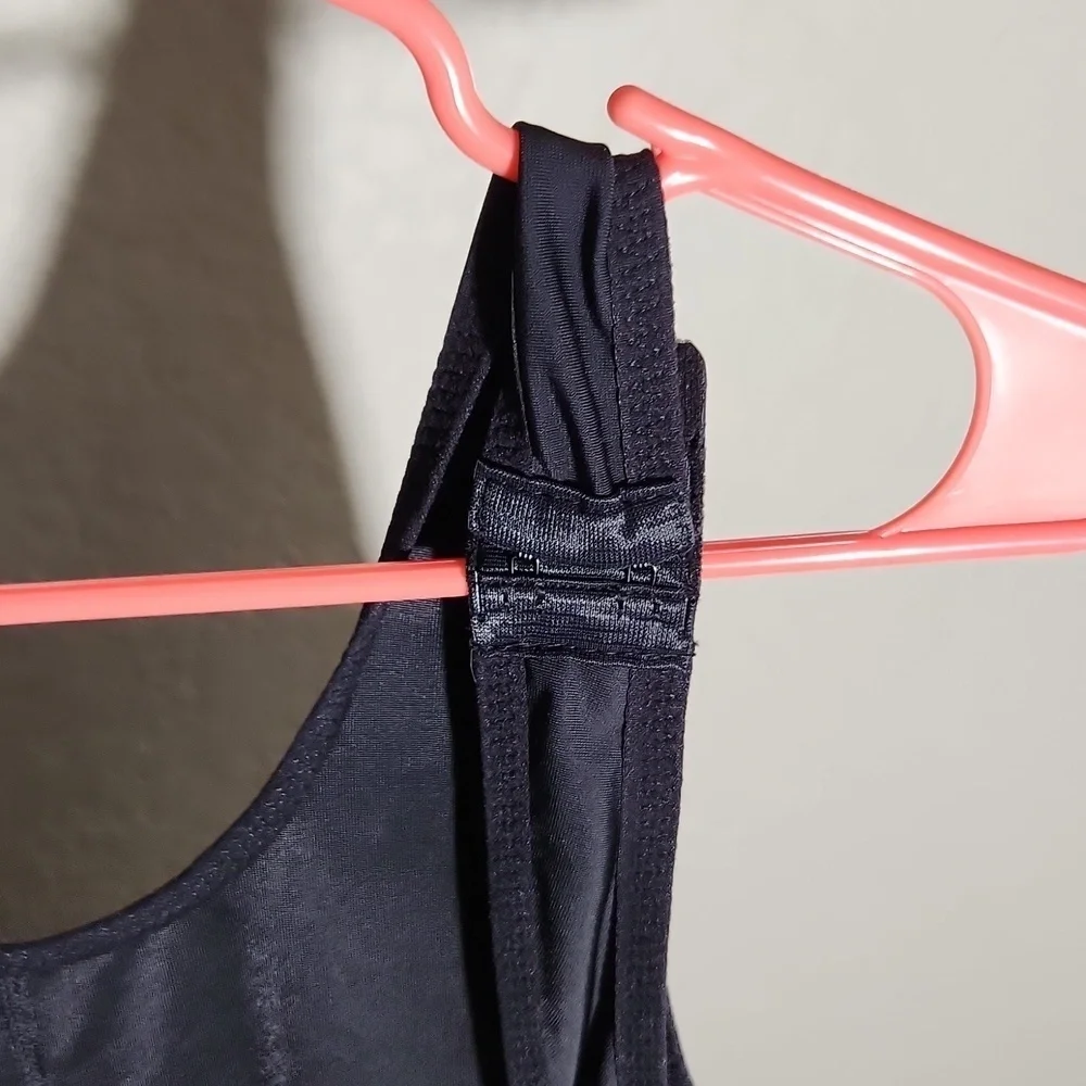 Isavela compression wear