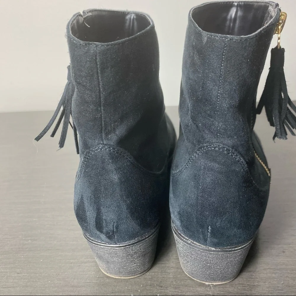 Diba beautiful suede
