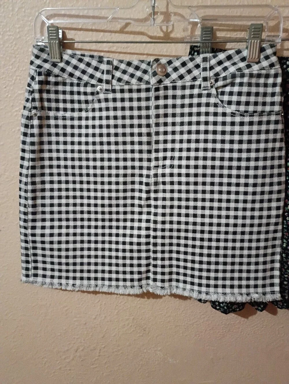JUNIORS SIZE SMALL BUNDLE 3 SKIRTS 1 SHORTS + Free Item