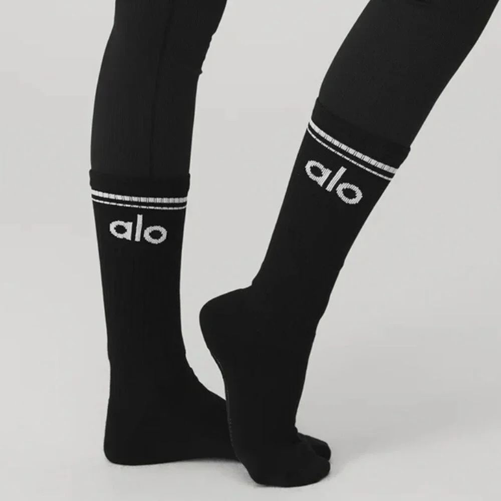 ALO Yoga Unisex Throwback Socks in Black/White - NEW‎