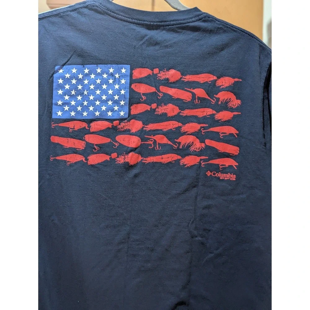 Columbia PFG Mens Size Medium Navy Blue Fishing Flag Graphic T Shirt 100% Cotton