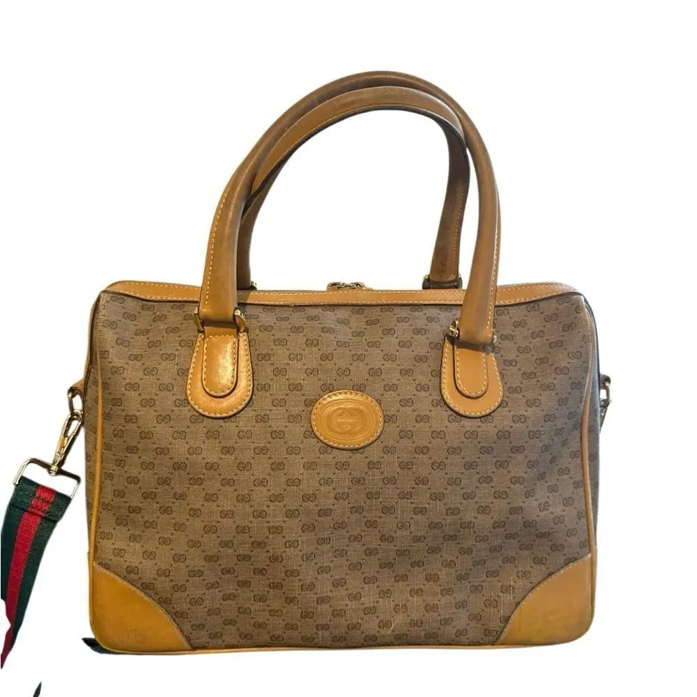 Gucci crack accent gold