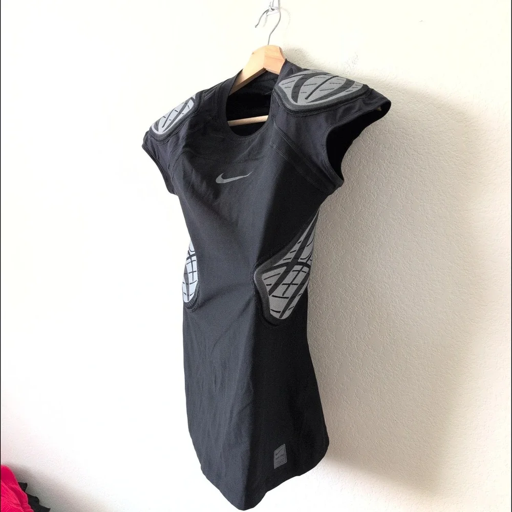 Nike pro hyperstrong