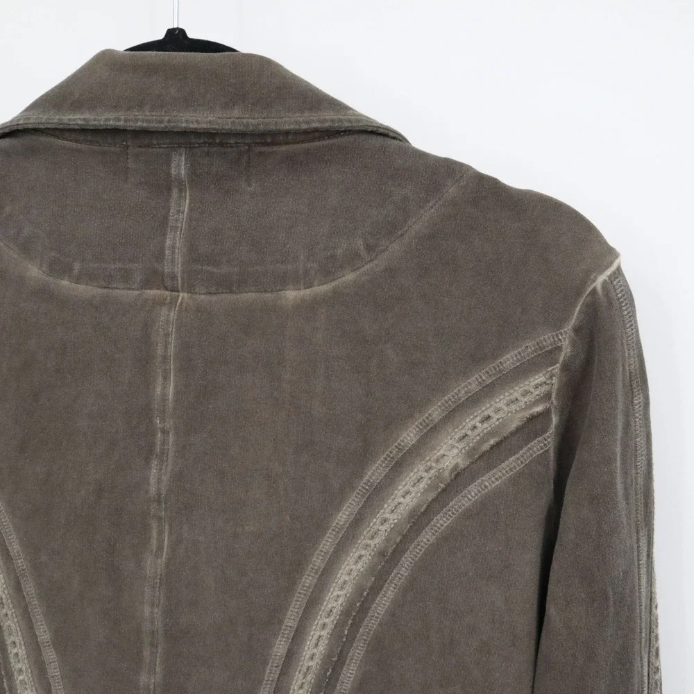 Gretty Zueger this jacket