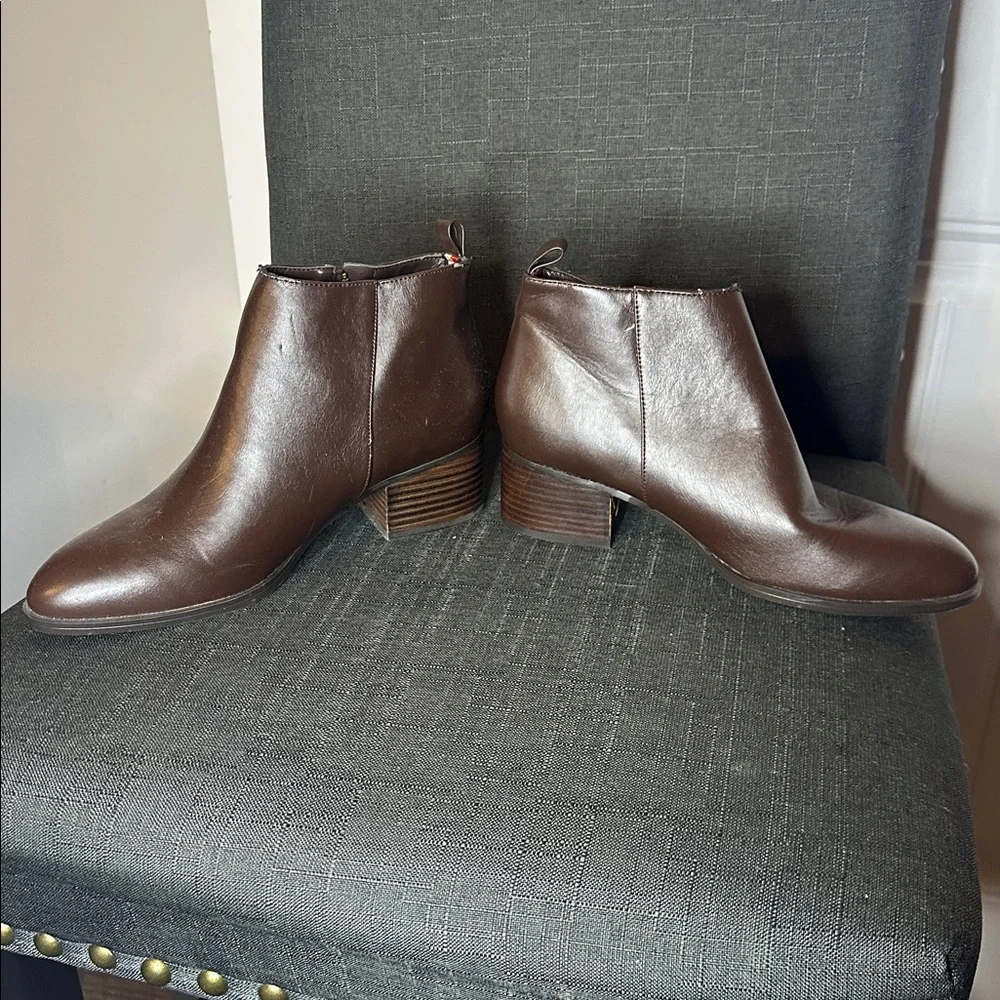 Tommy Hilfiger elegant dark