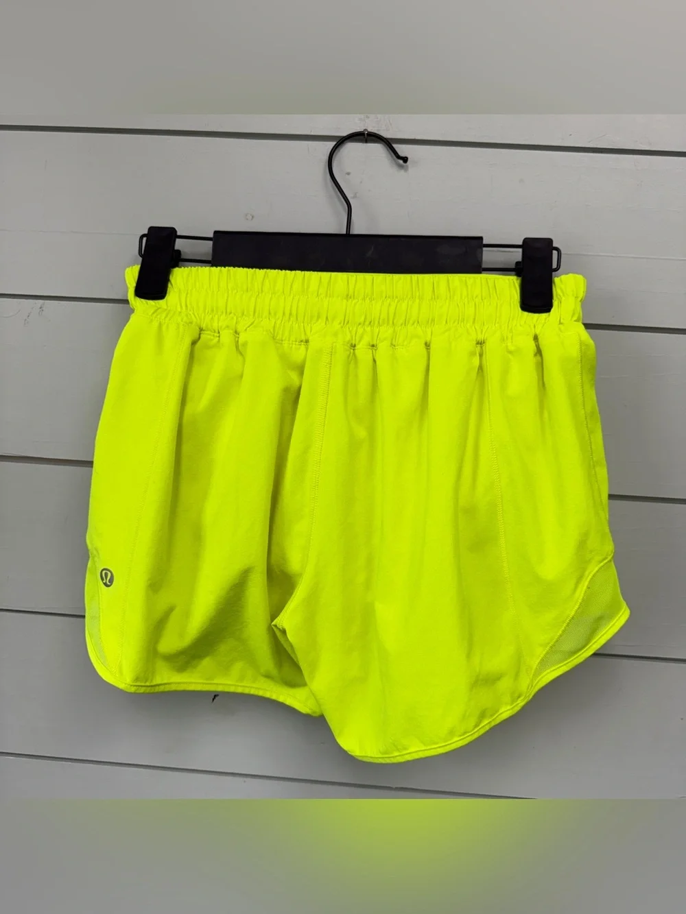 Lululemon hotty hot short II *LONG 4” neon‎ yellow women’s size 4