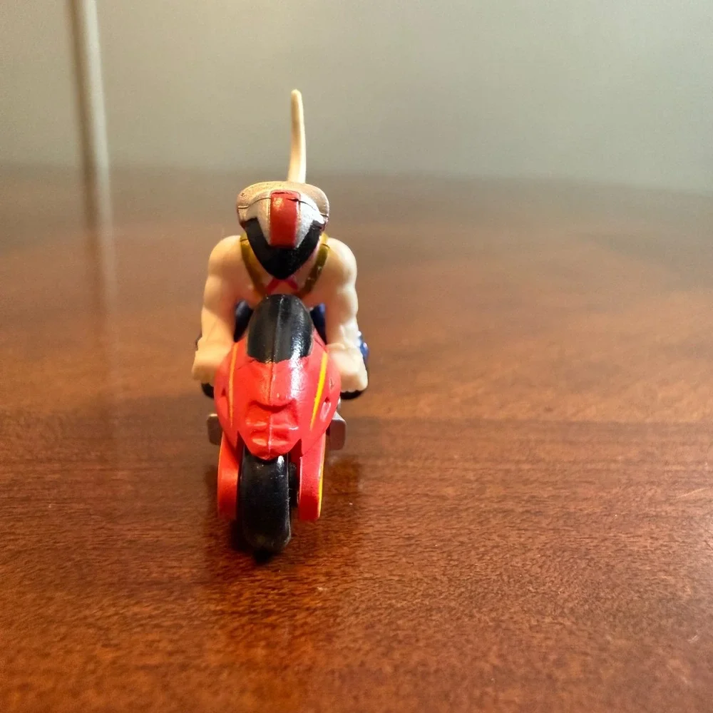 Biker Mice from Mars VINNIE Figure‎ 1993 Galoob Micro Machines Red Motorcycle