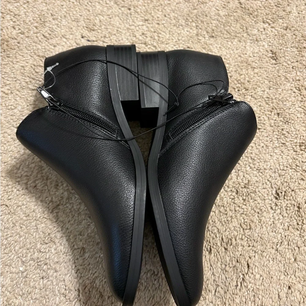 Kensie Women's Short Ankle Boot Black‎ Minimalist Vegan Leather Casual Classy