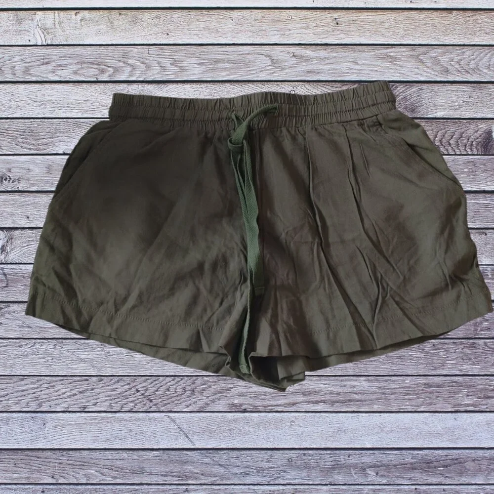 Forever 21  Size Small Green Elastic Waist Drawstring Shorts Pockets Pull On