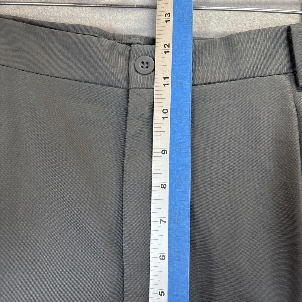 Nike Golf Dri-Fit Men's 40x32 Gray Pocketed Pleat‎ Front Straight Leg Pants