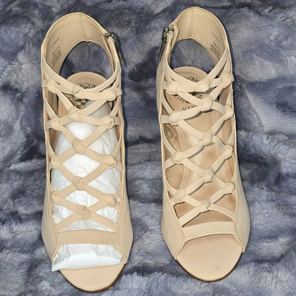 EUC Vince Camuto‎ Stesha Caged Suede Block Heel Sandals Beige size 7