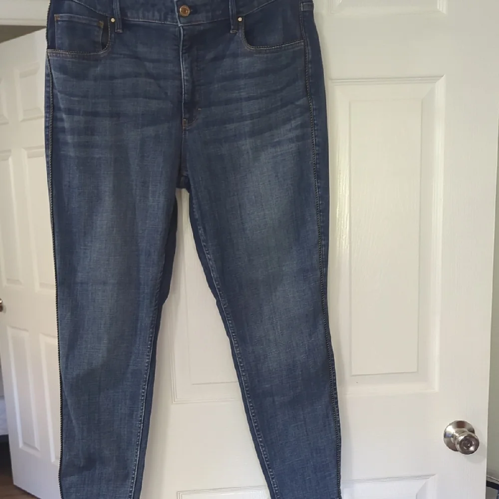 WHBM EVERYDAY SOFT Skinny Ankle, Trim Detail, Blue Women's Jeans Size 16