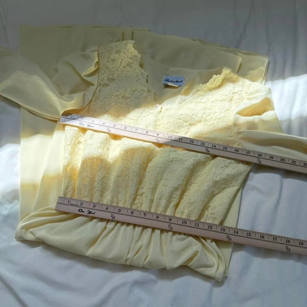 N/A yellow lace