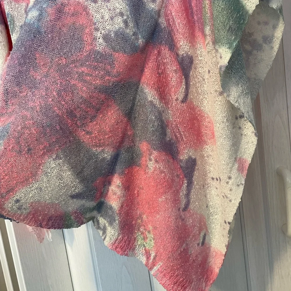 Anthropologie OLIVER Floral Knit Poncho Pullover. Like New!