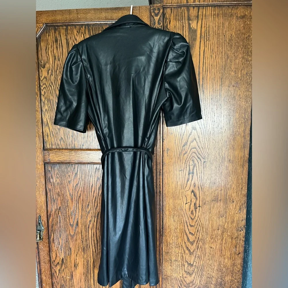 DKNY Short Puff Sleeve Faux Leather Button Down Dress. Size 8