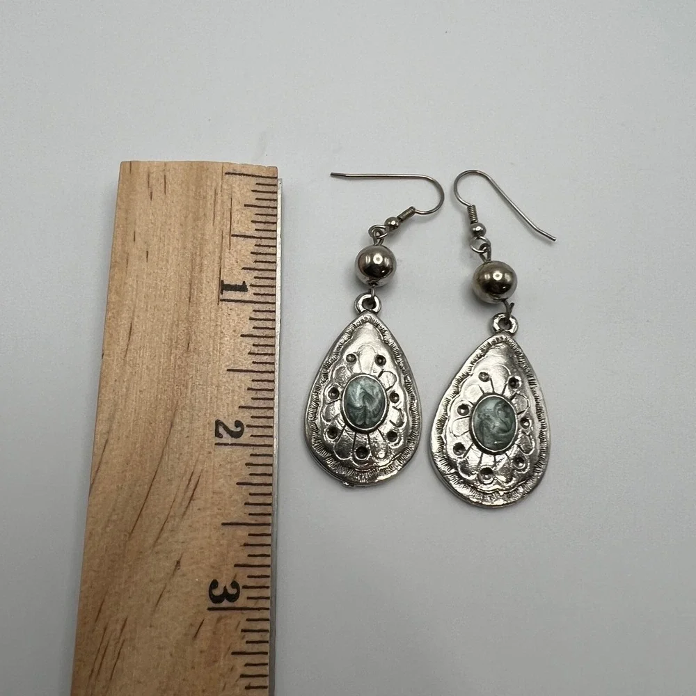 Vintage Pierced Earrings Silver‎ Tone Drop Dangle Green Swirl Enamel Center