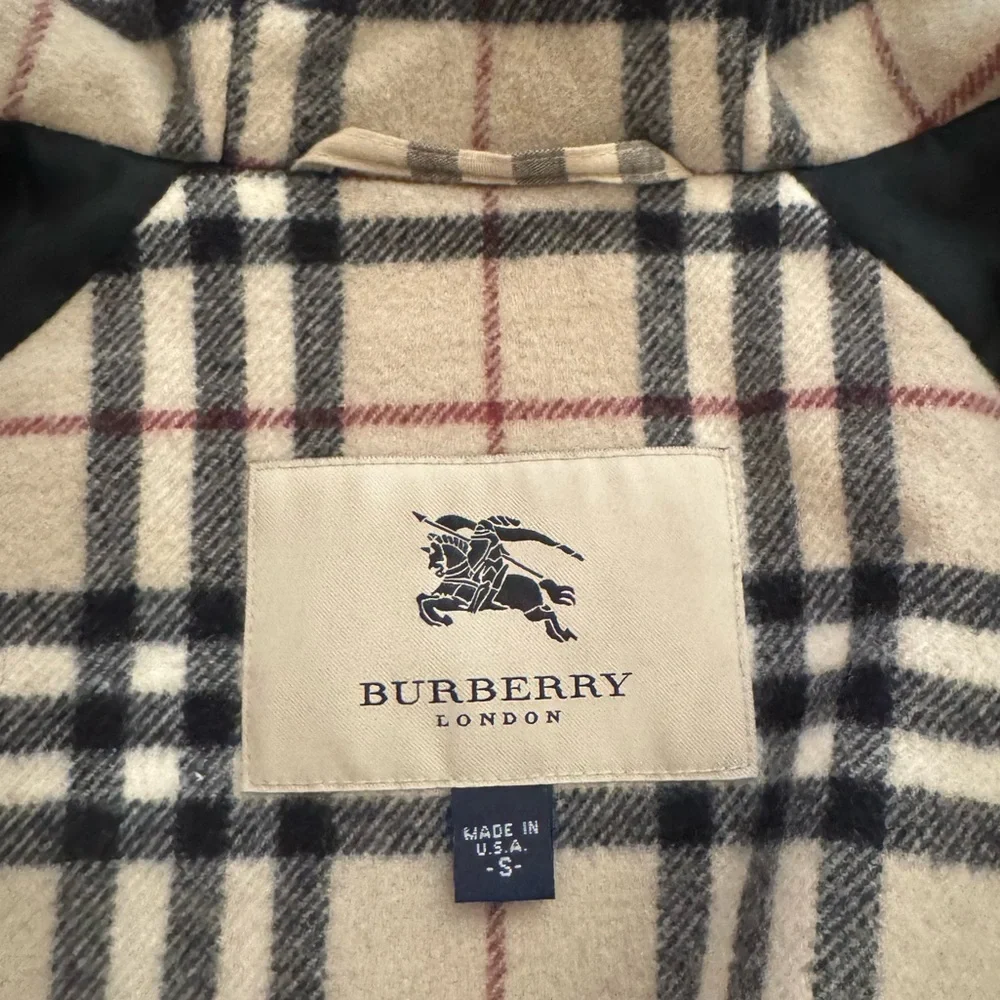 Burberry removable waist flat