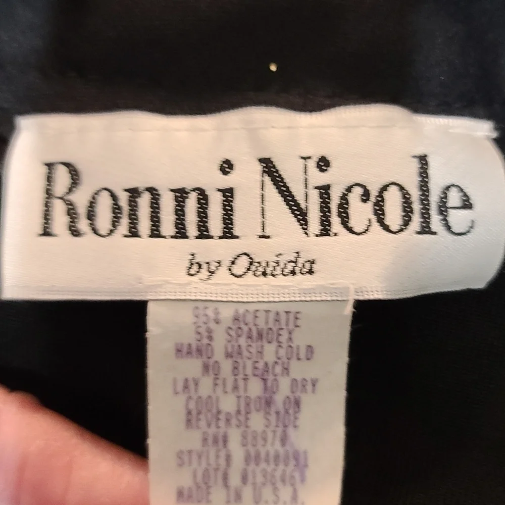 Ronni Nicole ronni nicole