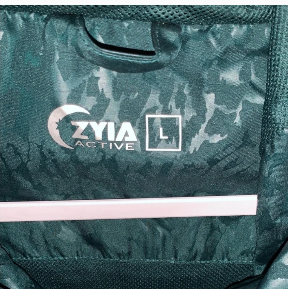 ZYIA Womens Cheetah Print Light Weight Jacket Size Large.  Mint Condition! RARE