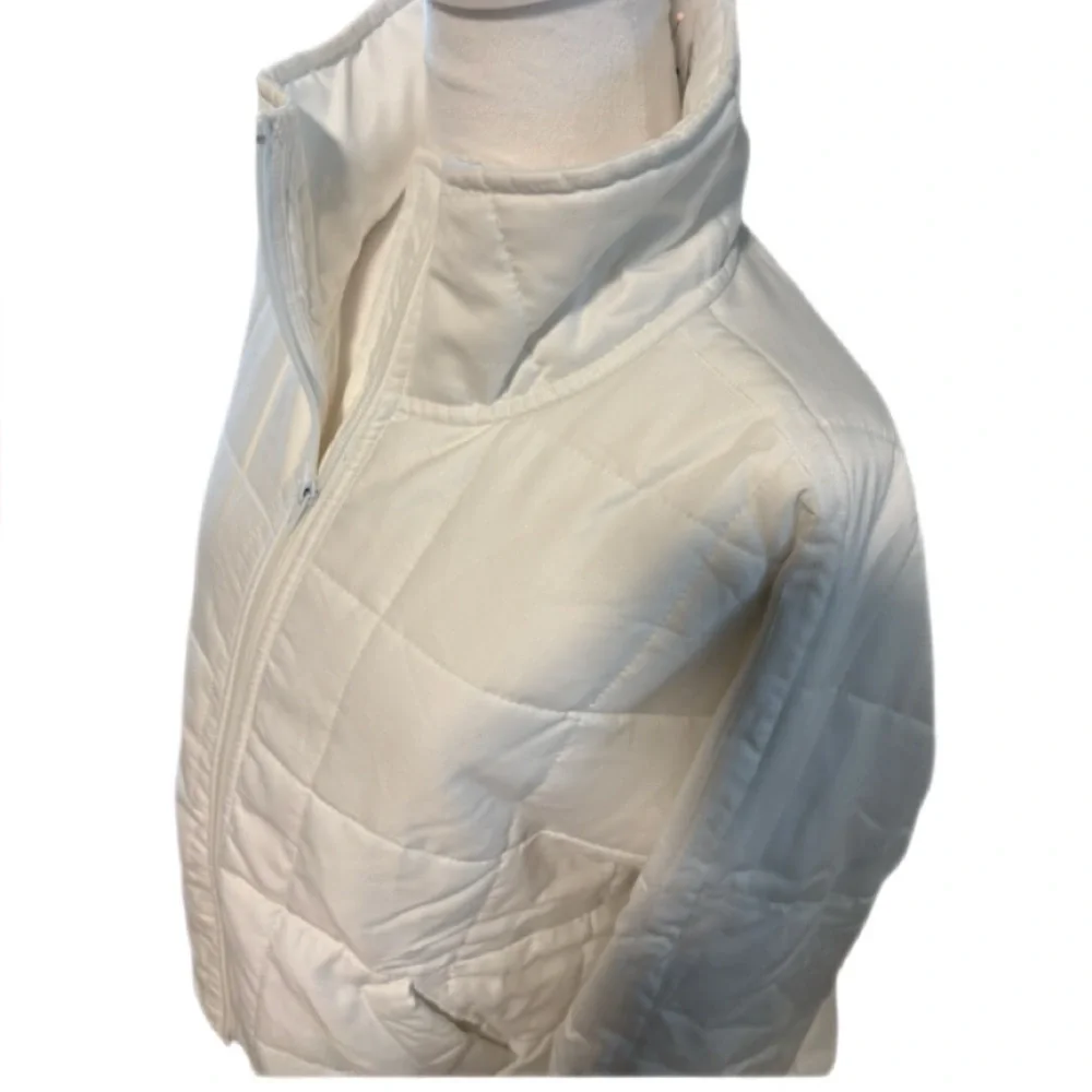 HYFVE From Forever 21 Quilted Zip Front Cris White Jacket NWT