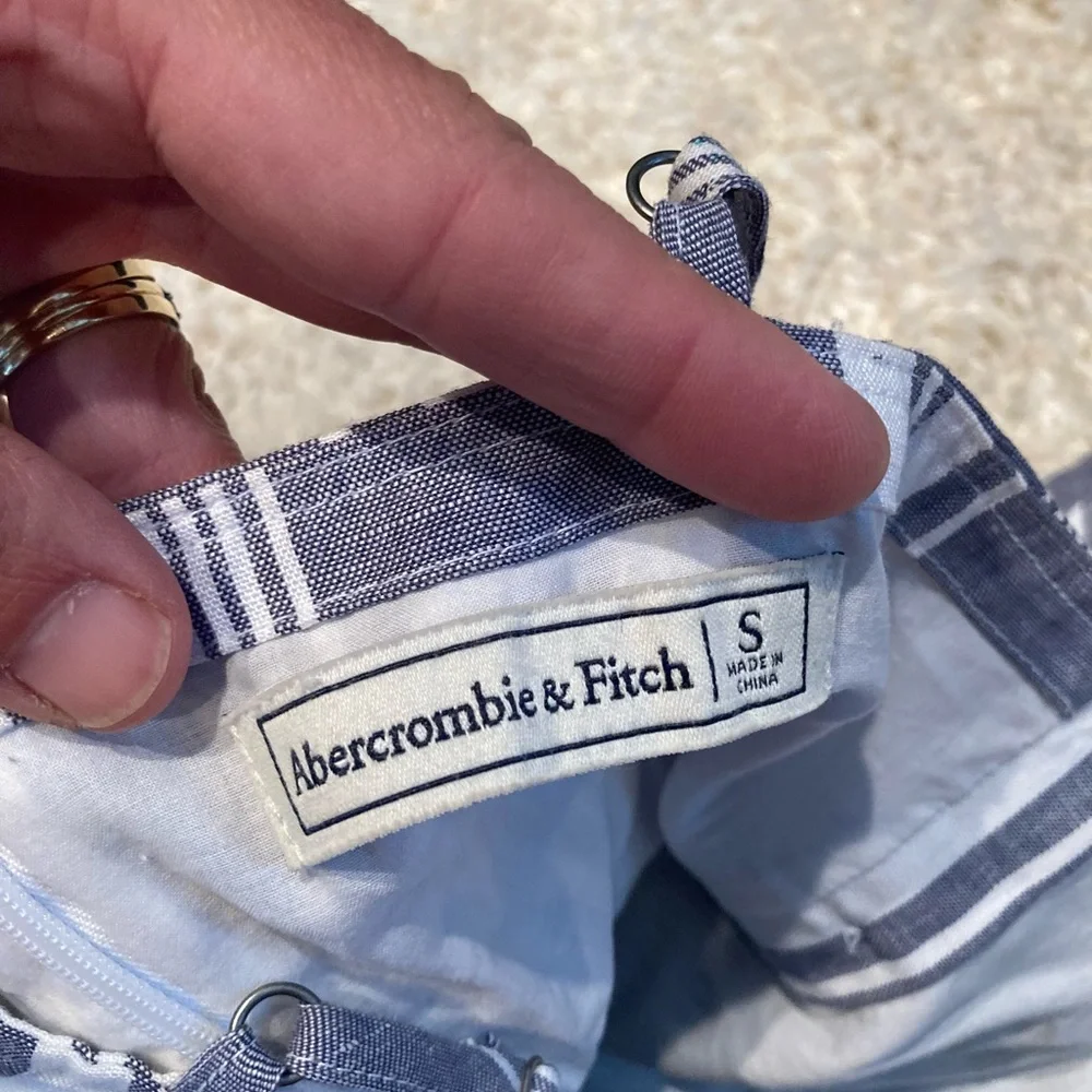 Abercrombie & Fitch lightweight sleeveless