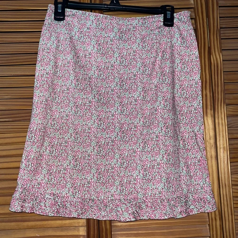 American Eagle Outfitters Size 2 Floral Pattern Skirt with Ruffle‎ Trim