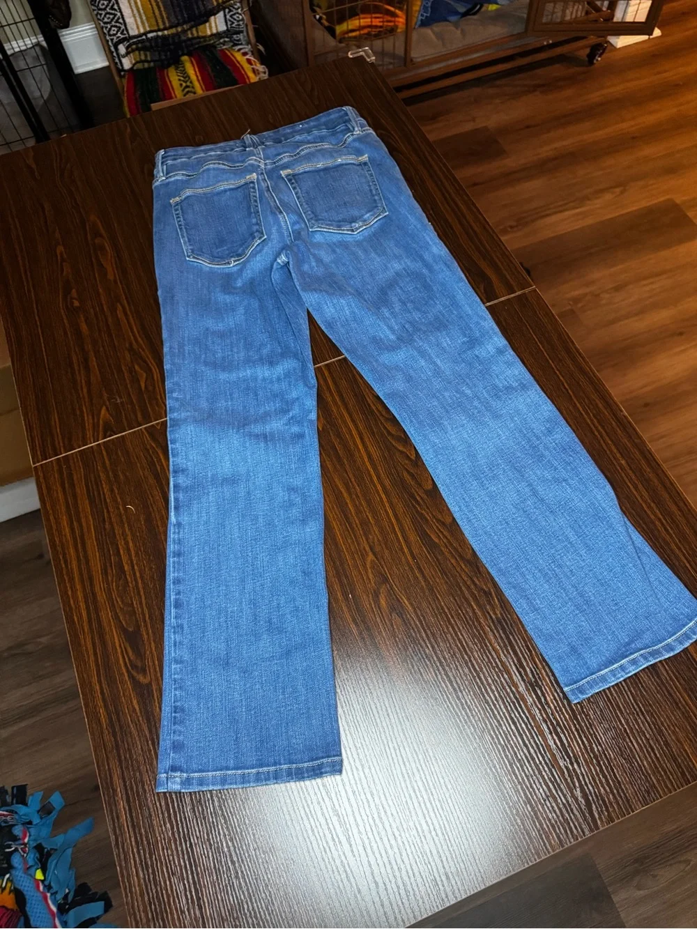 Good American Medium Blue Denim Jeans with Contrast Stitching