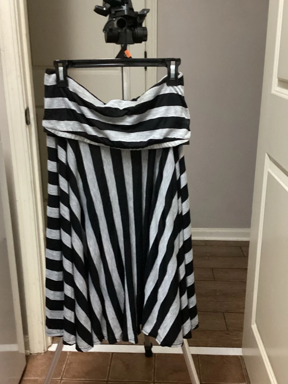 Maunces striped dressier