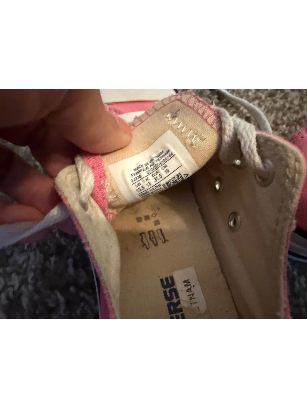 Converse pink white
