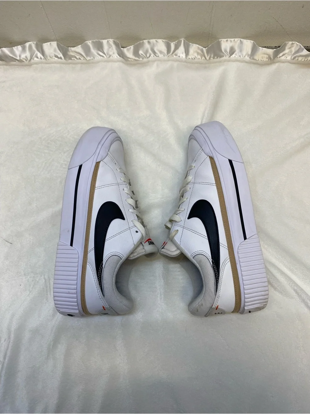 Nike women court