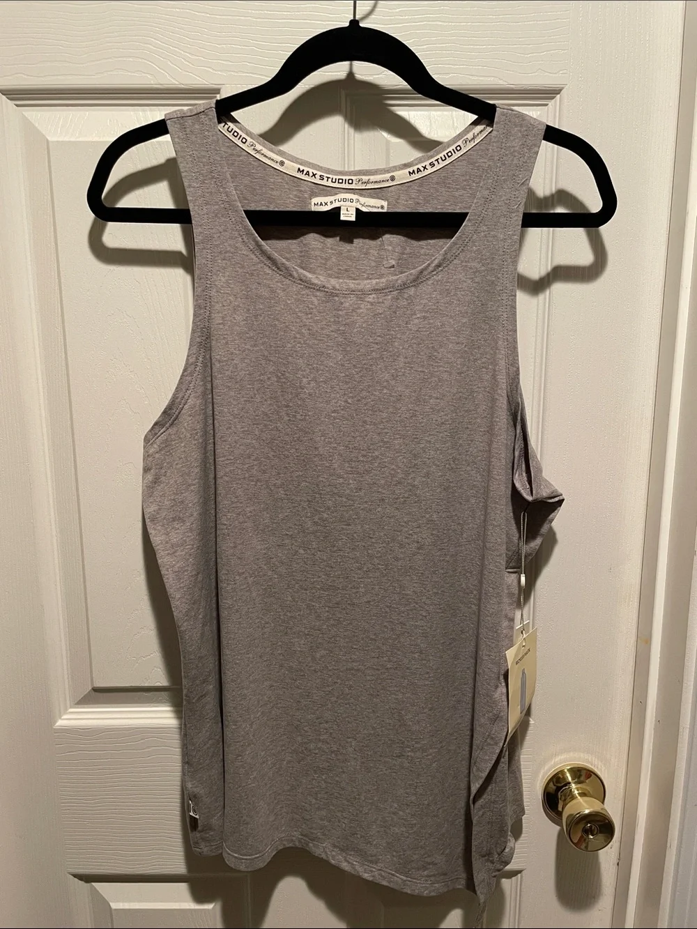 Max Studio Performance Lila tank top