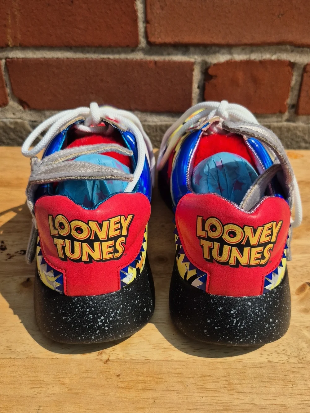 Irregular Choice Looney Tunes Carrots and Jokes Size 41 Tennis Shoes - New
