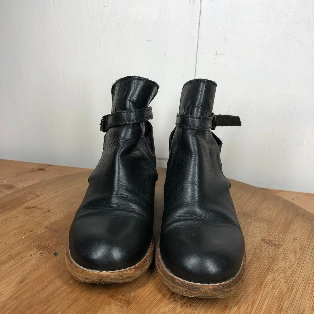 Acne Studios womens size 36 shoes Black Leather heel ankle boots