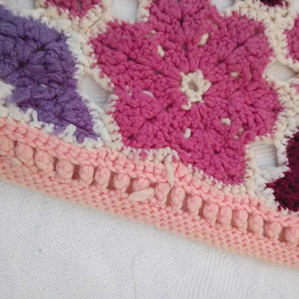 African Flower Throw Blanket Intricate Crocheted Edge Pink White Purple Pastel