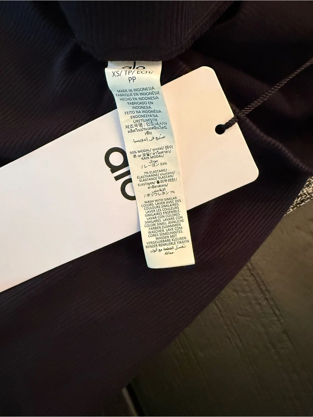 Alo Yoga Mid-Rise Dreamlight Straight Pant