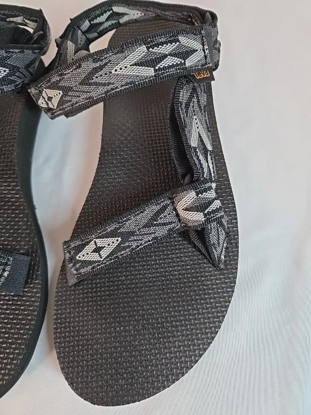 Teva Black/White Women's Sandals Size 8