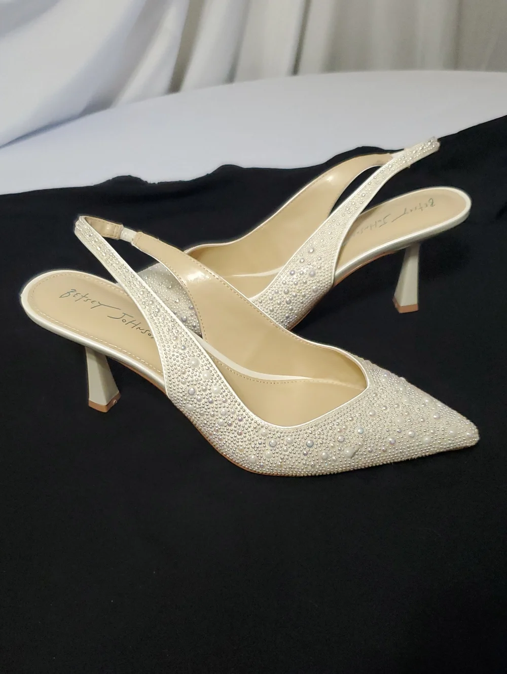 Betsey Johnson NWOT Ivory Clark Rhinestone Pearl Slingback Wedding Pumps Sz 10