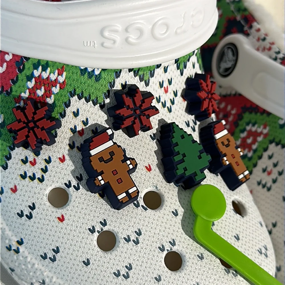 CROCS holiday lined