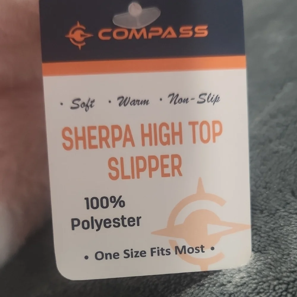 [Compass] Sherpa High Top Slippers