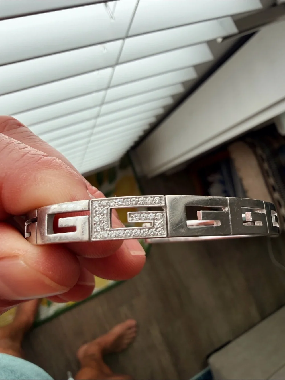 GUCCI White Gold/Diamond “G” logo bracelet