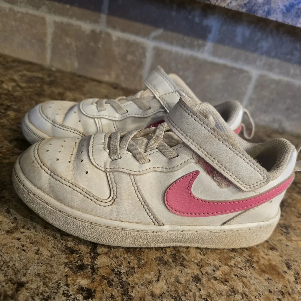 Nike Girls Shoes 10c Hot Pink And White