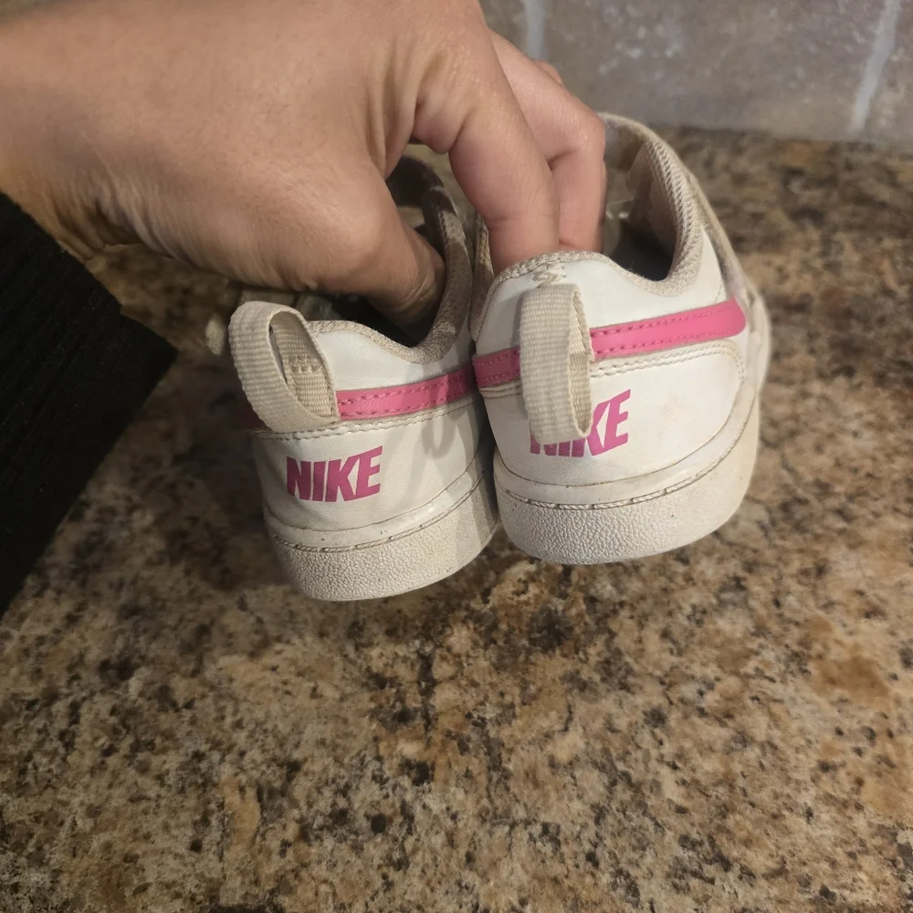 Nike Girls Shoes 10c Hot Pink And White