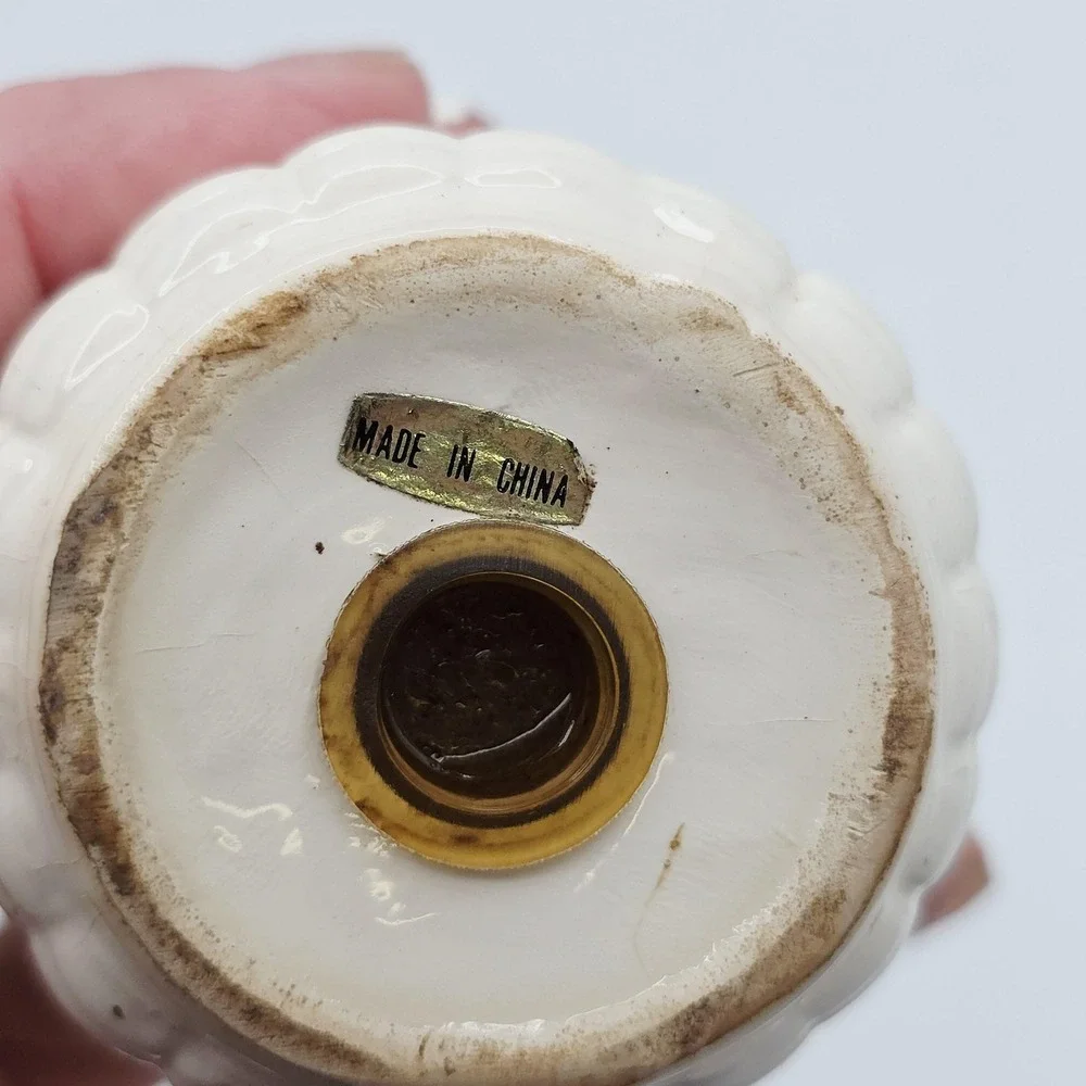 Source Unknown item small