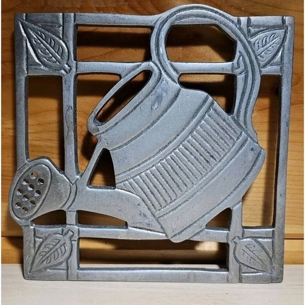 Cardinal Home trivet garden