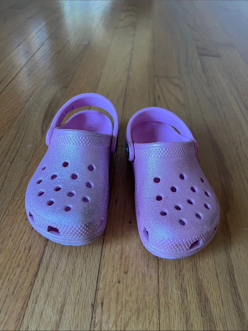 CROCS Kids Classic Glitter Clogs in pink glitter
